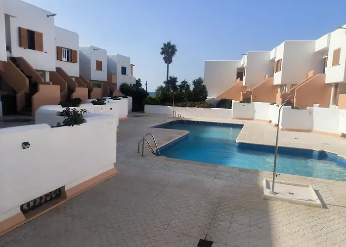 Piscina, Wifi, Patio Con Vistas